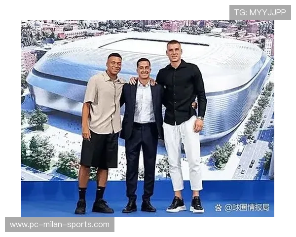 姆巴佩与青训教练拥抱合影，感恩始于脚下